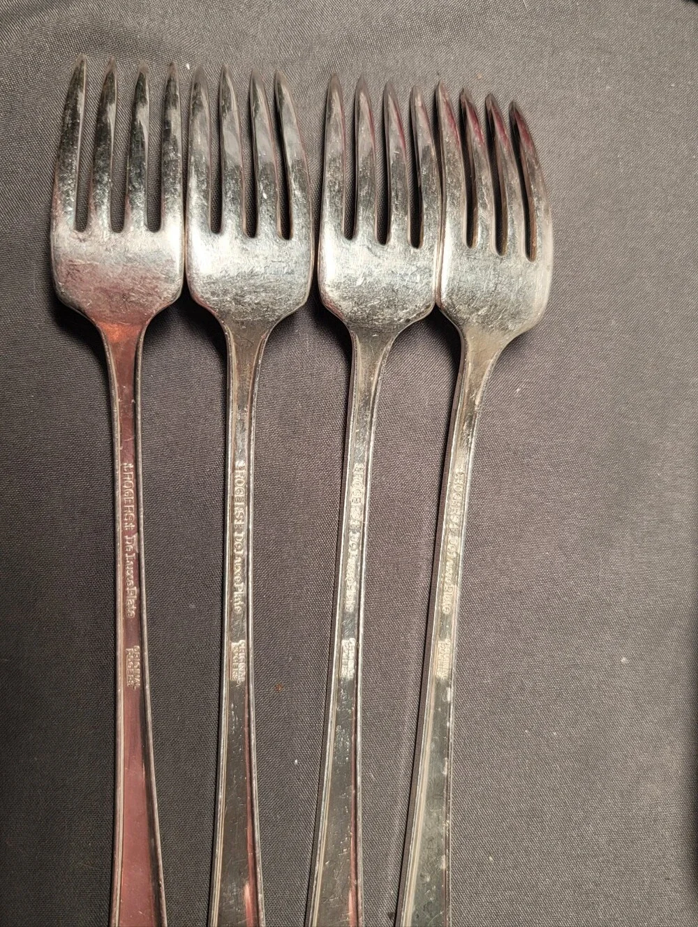 Vintage Wm Rogers Mountain Rose Decorative Silver Plated Dinner Forks. Set of 4